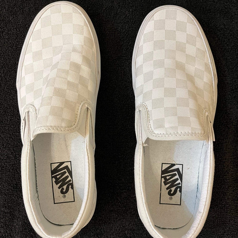 VANS-Mens size 7 White Checkered